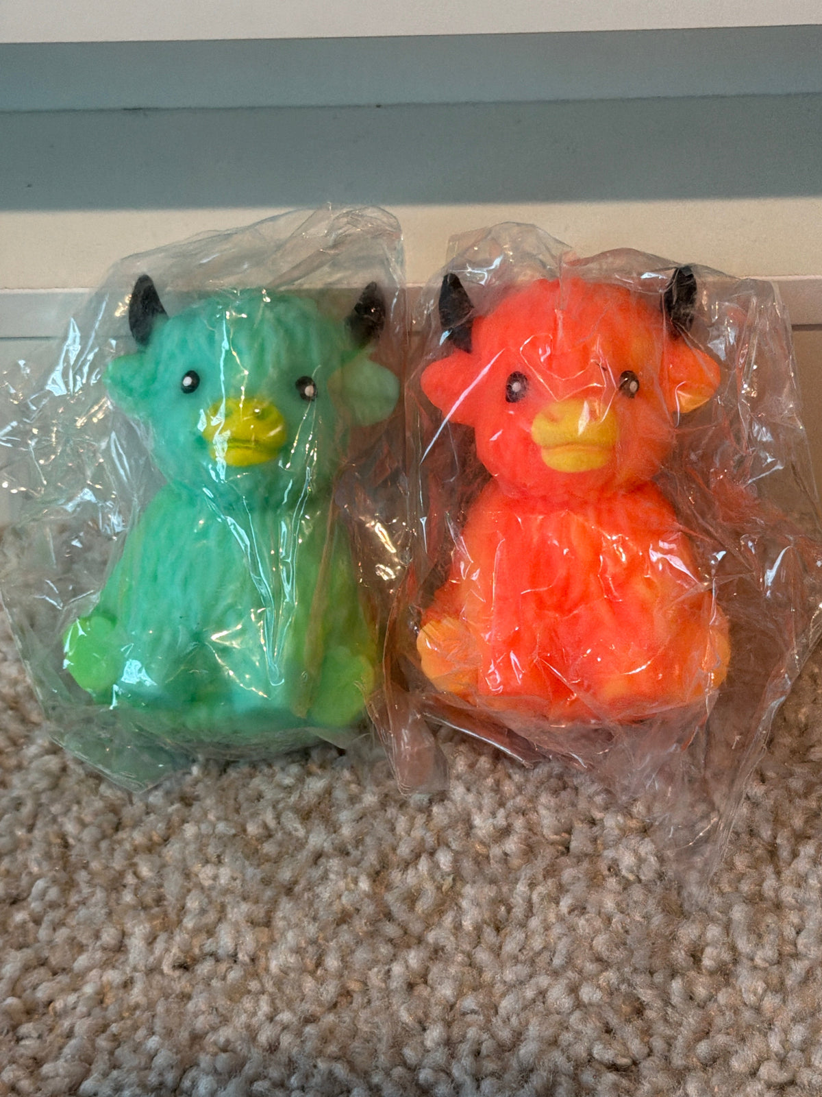 Mini Crunchy Highland Cow Squishy