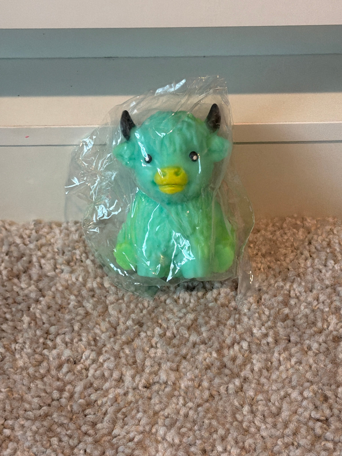Mini Crunchy Highland Cow Squishy
